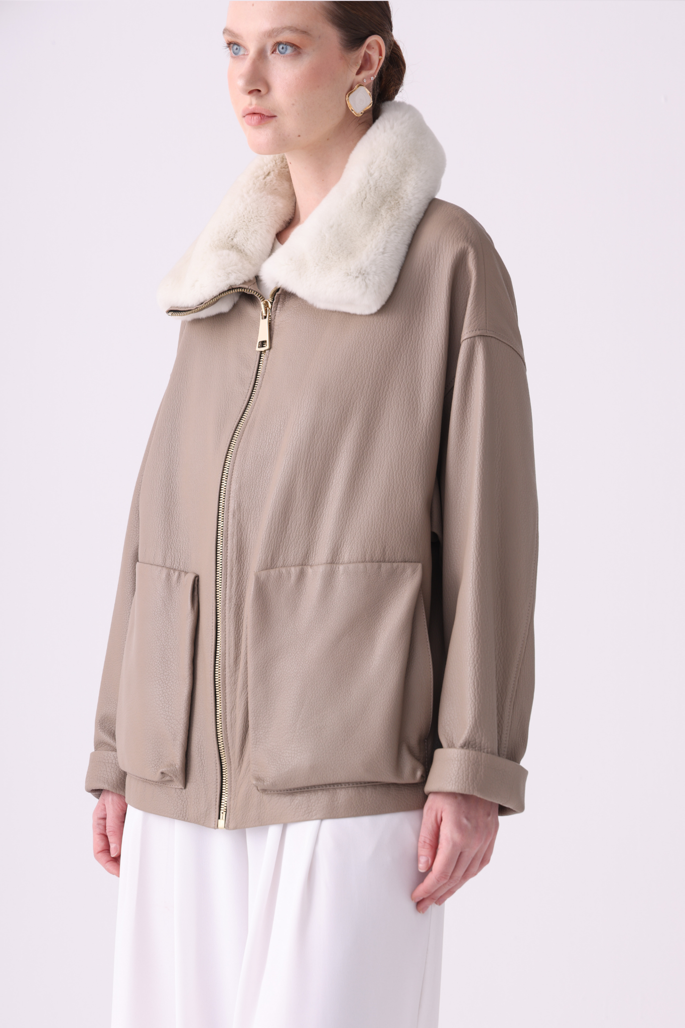 Valya <br> Beige oversized leather jacket