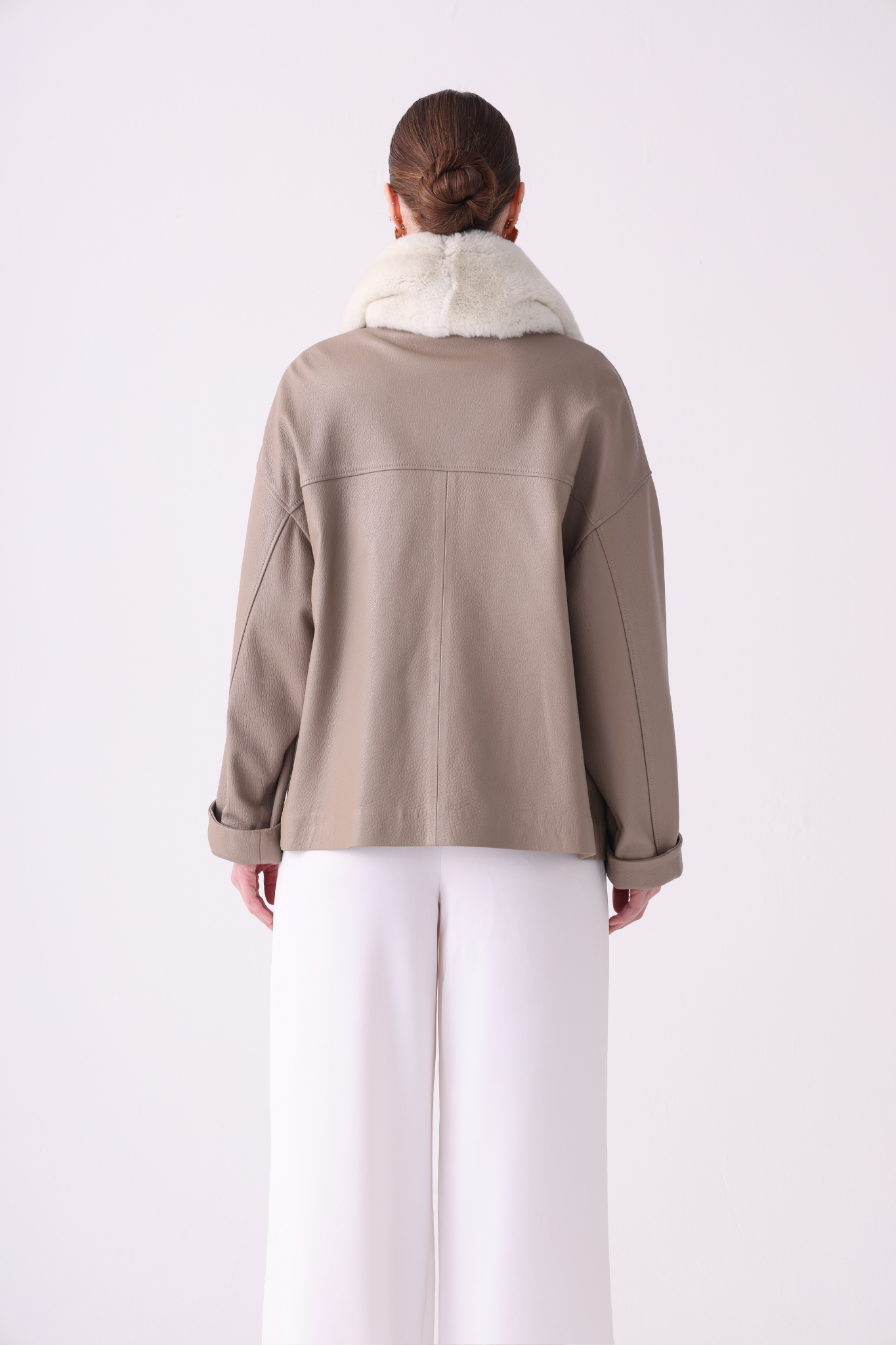 Valya <br> Beige oversized leather jacket